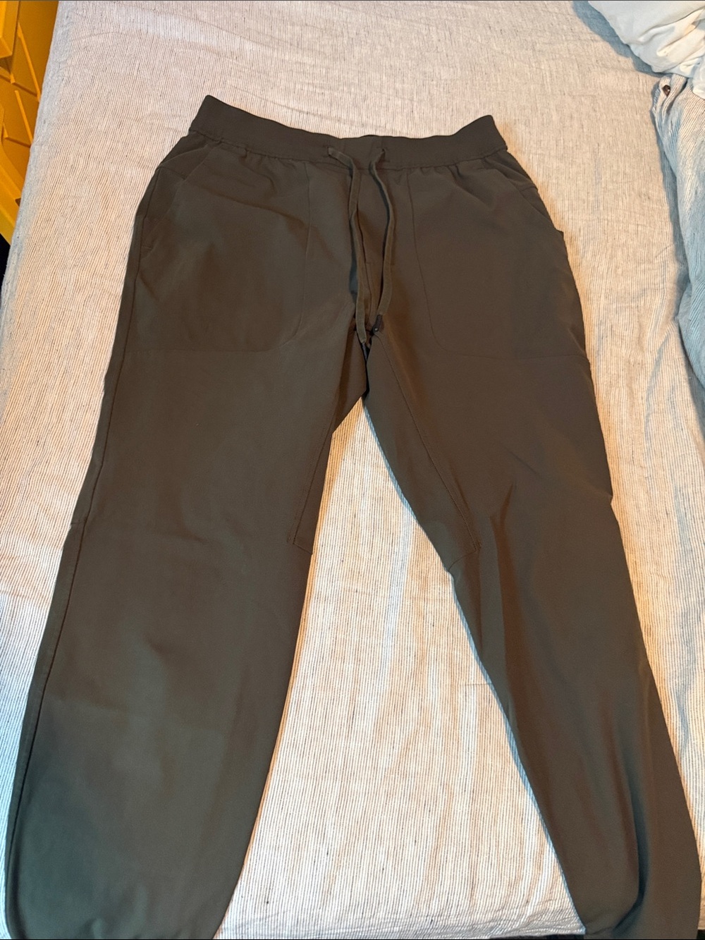 Lululemon Men’s ABC Jogger Size L